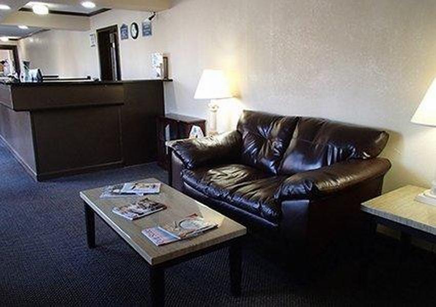 Rodeway Inn & Suites Plymouth Hwy 64 Exterior foto
